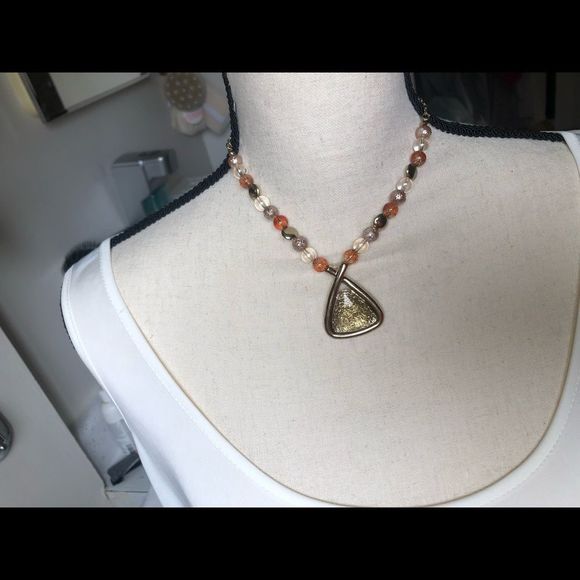 NWOT Faux jewel necklace and earring set, gold tone - Picture 9 of 10